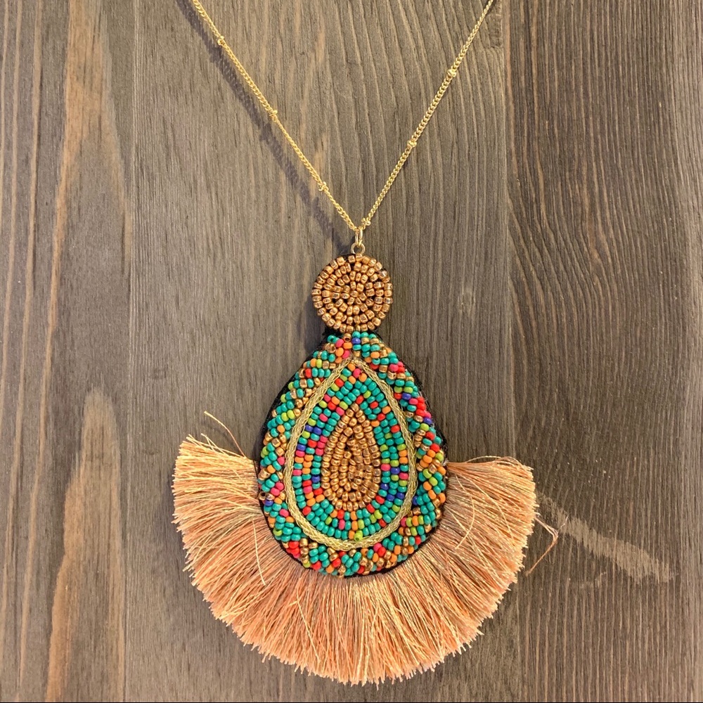 MULTICOLOR SEED BEAD FAN PENDANT NECKLACE